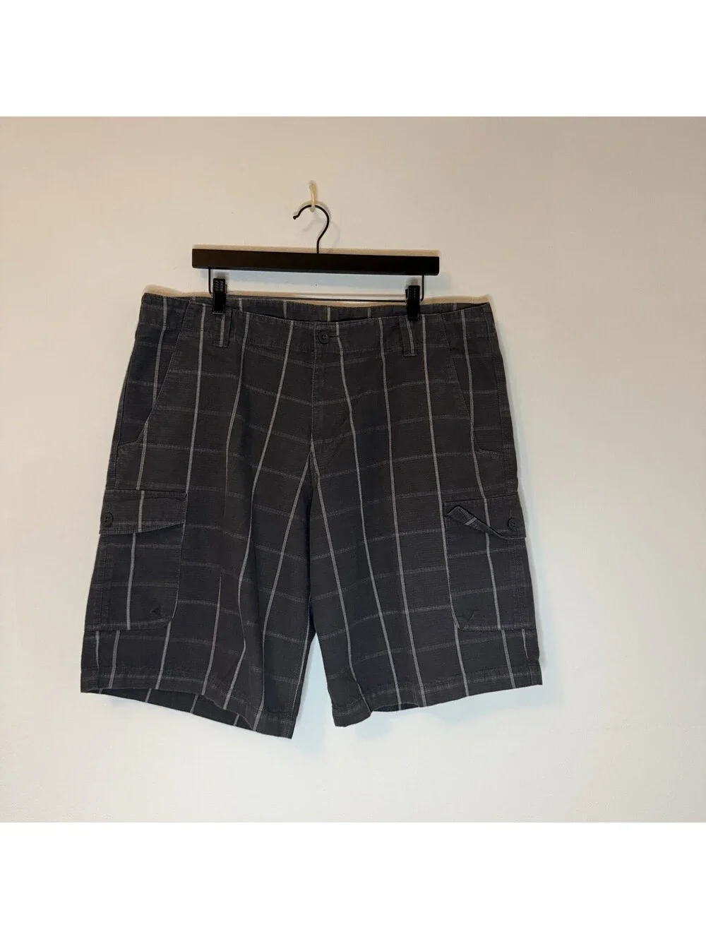The North Face Axey Cargo Shorts Men’s 40 Gray Plaid Cotton Blend Outdoor Hiking